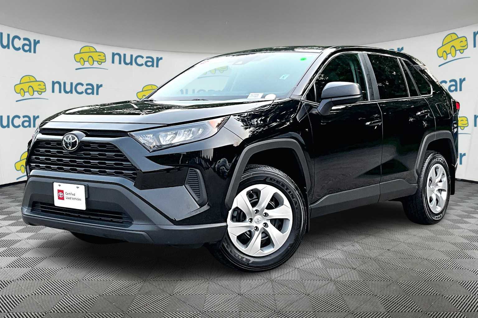 2022 Toyota RAV4 LE - Photo 3