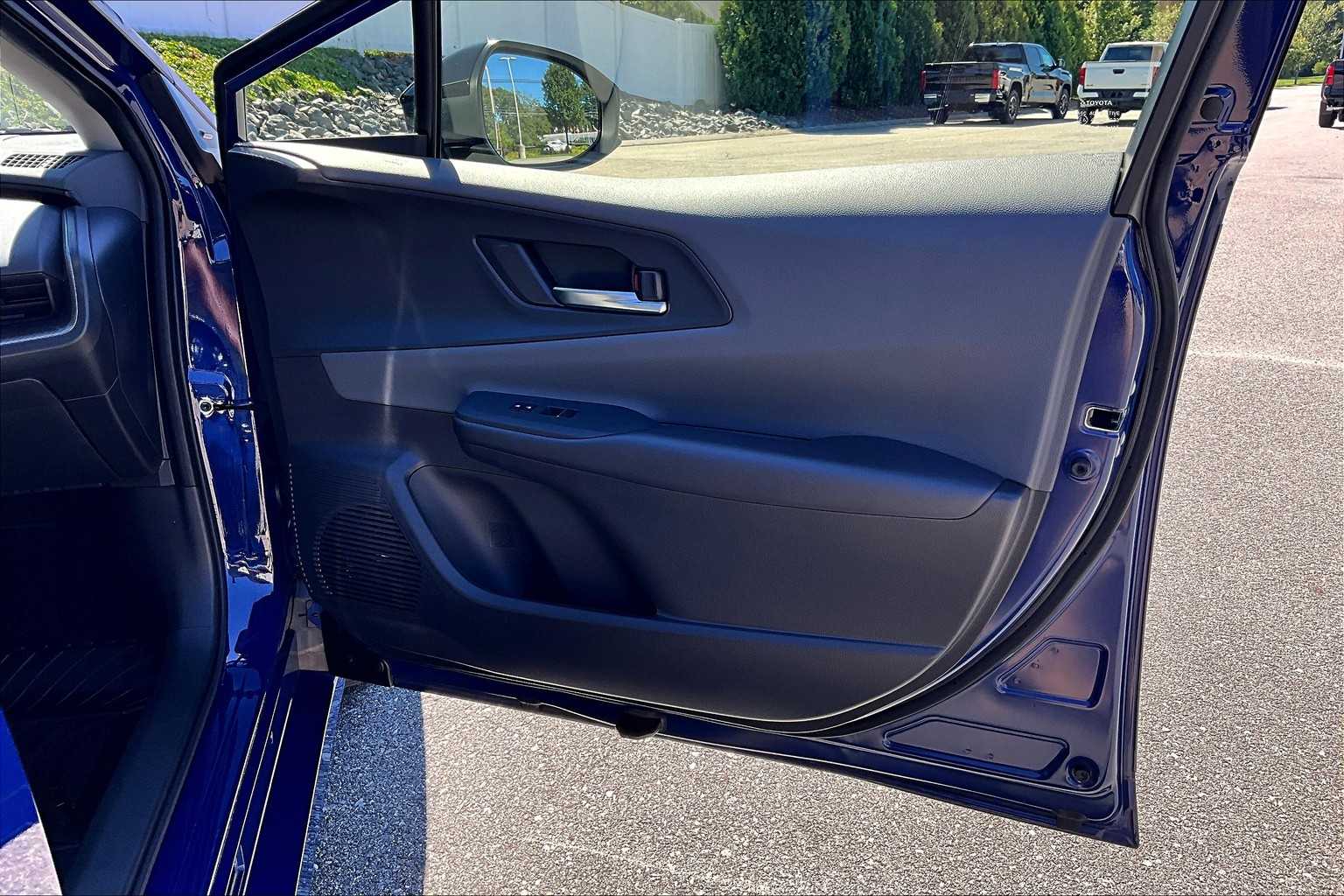 2024 Toyota Prius XLE - Photo 12