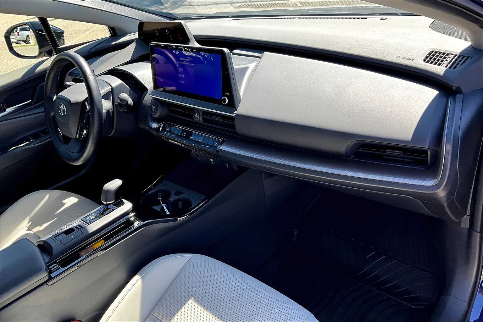 2024 Toyota Prius XLE - Photo 14