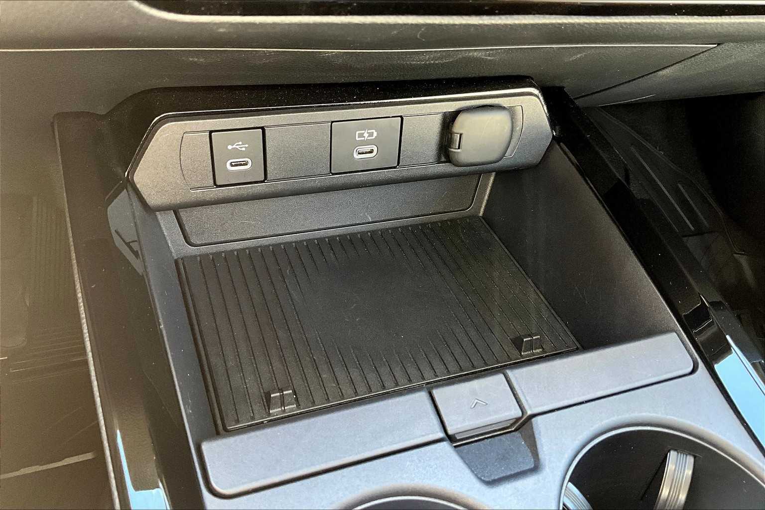 2024 Toyota Prius XLE - Photo 27