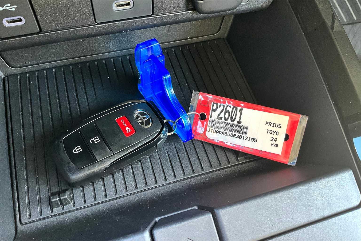 2024 Toyota Prius XLE - Photo 30