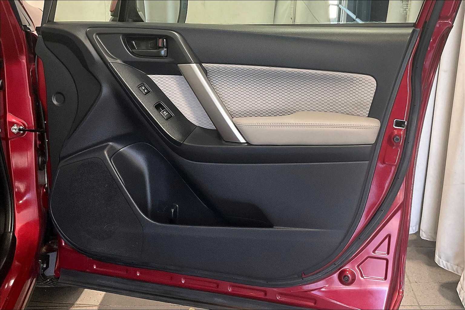 2018 Subaru Forester Premium - Photo 12