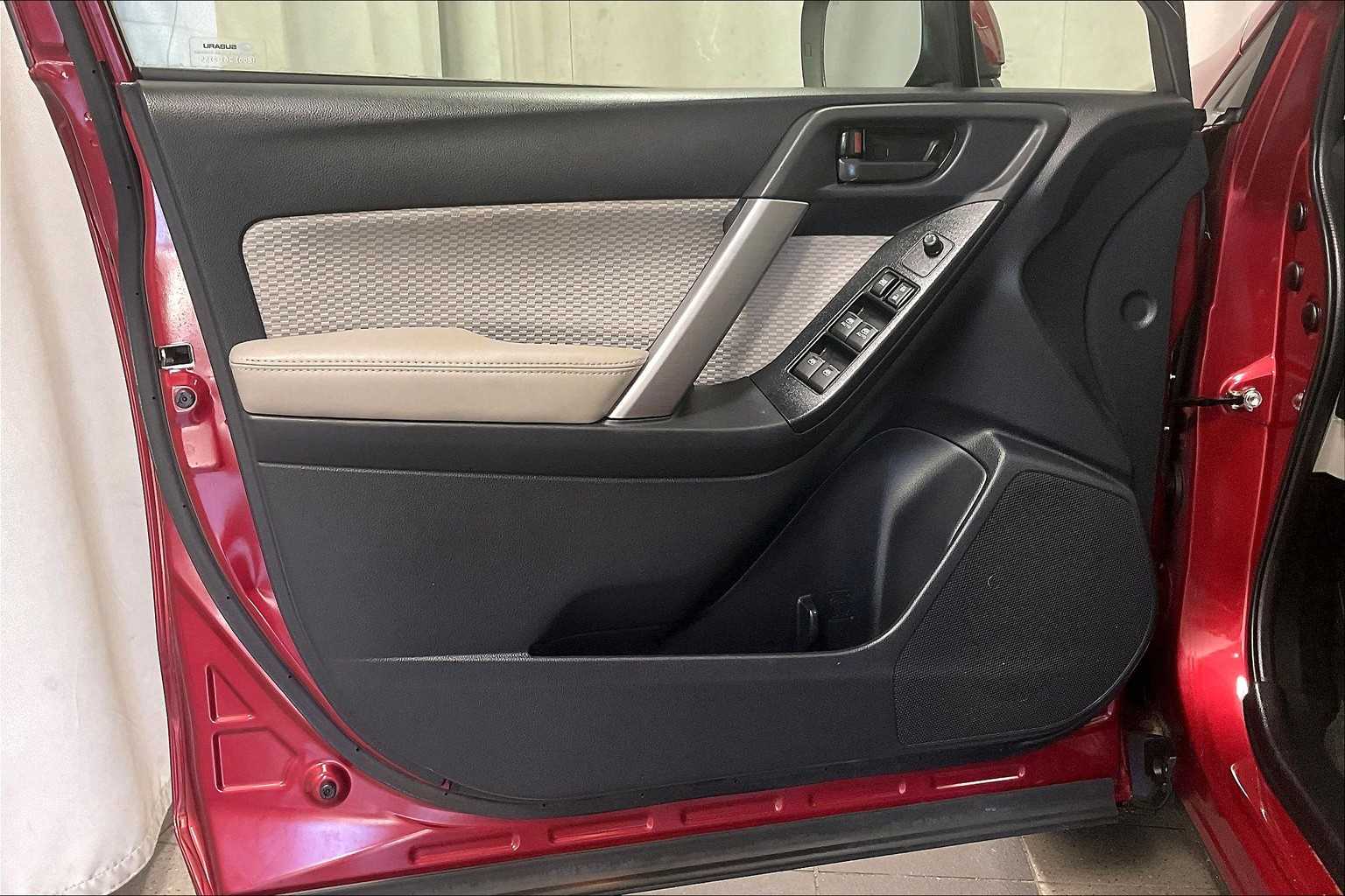 2018 Subaru Forester Premium - Photo 9