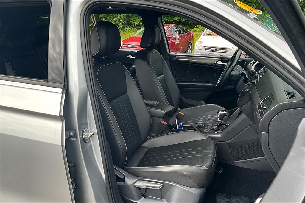 2022 Volkswagen Tiguan 2.0T SE R-Line Black - Photo 11