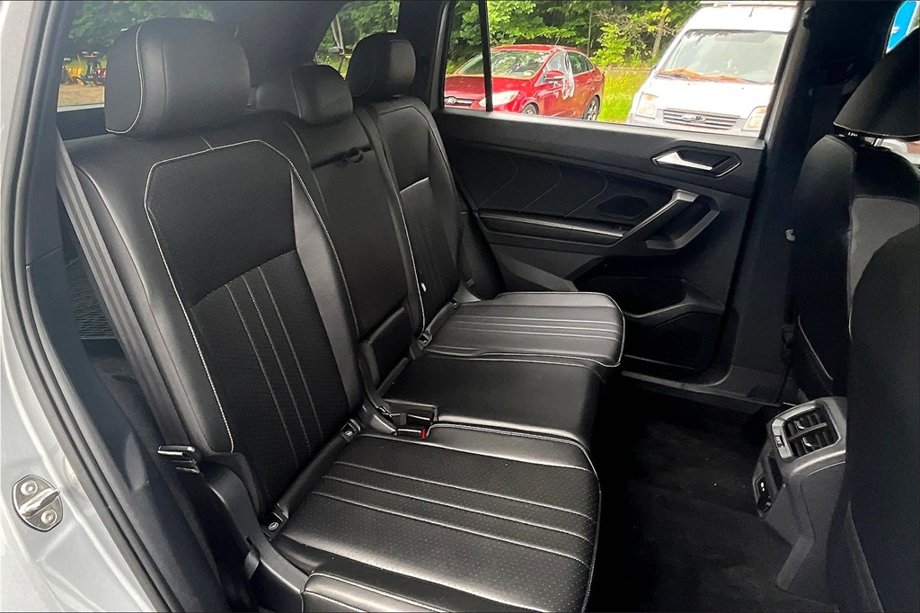 2022 Volkswagen Tiguan 2.0T SE R-Line Black - Photo 16