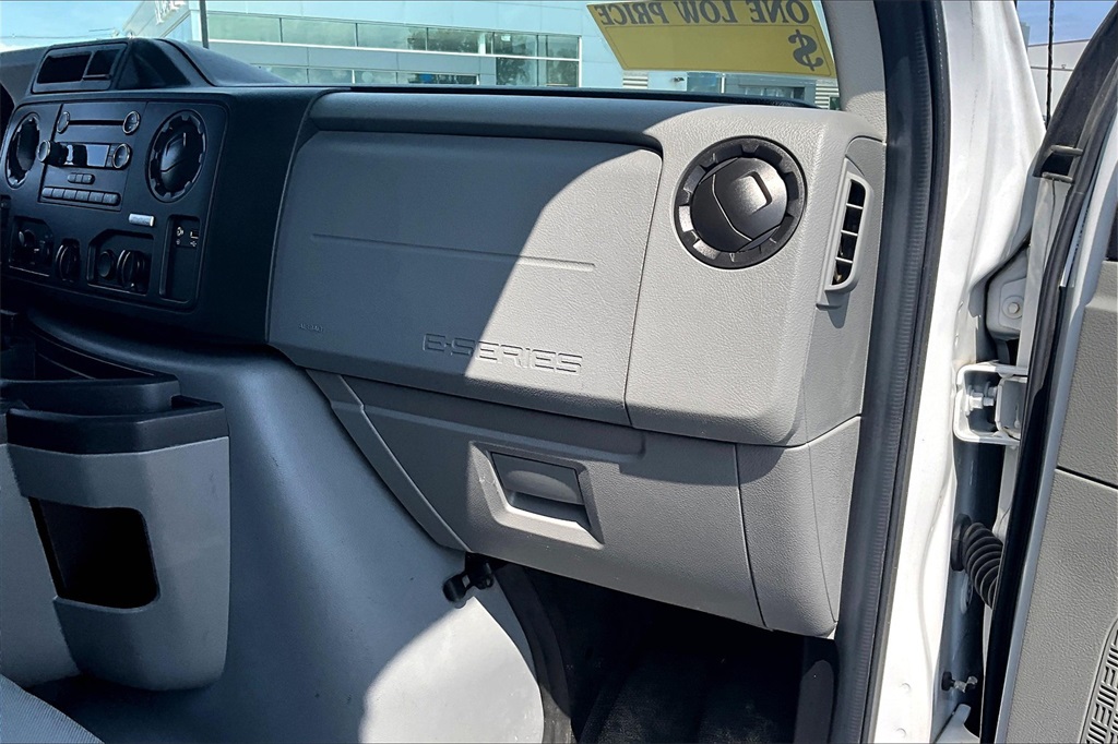 2018 Ford E-350SD Base - Photo 13