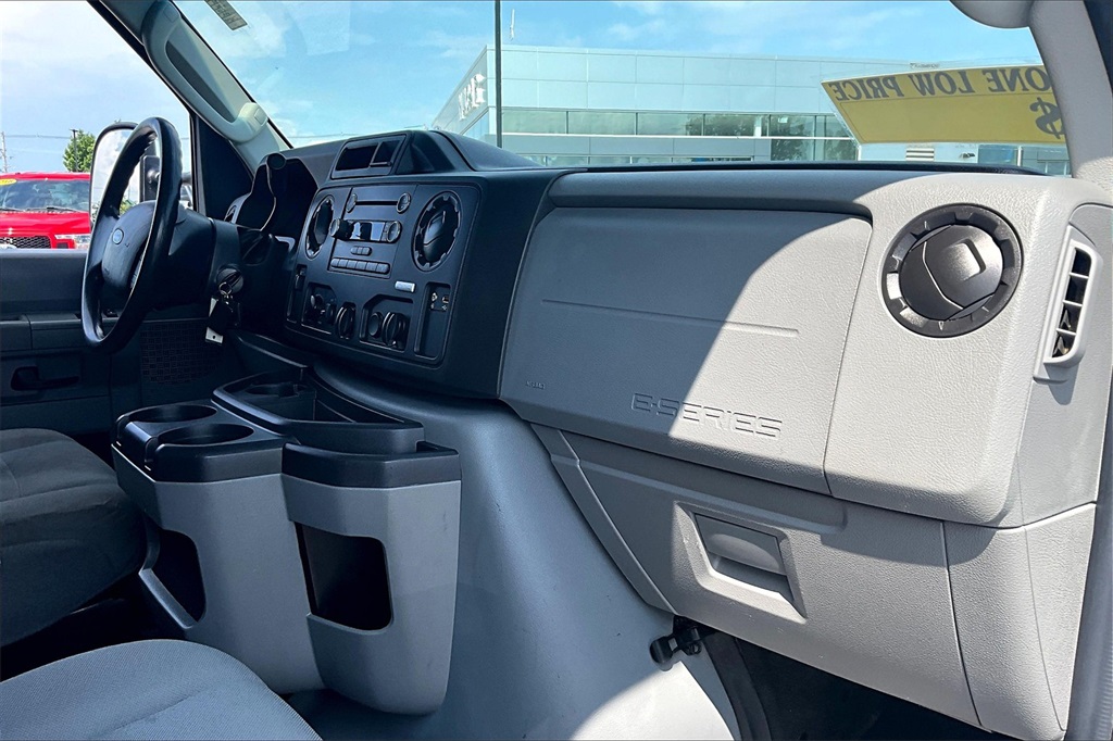 2018 Ford E-350SD Base - Photo 14