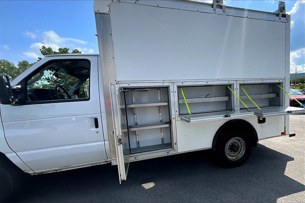 2018 Ford E-350SD Base - Photo 15