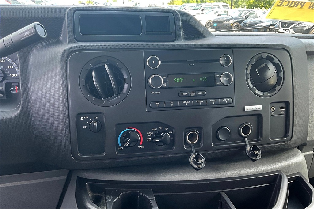 2018 Ford E-350SD Base - Photo 19