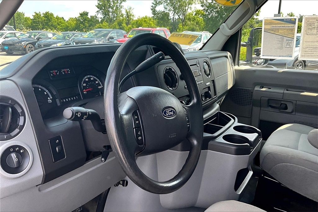 2018 Ford E-350SD Base - Photo 8