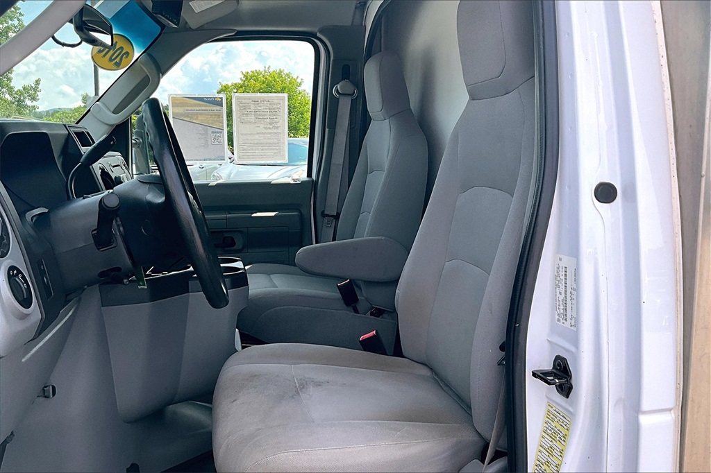 2018 Ford E-350SD Base - Photo 10