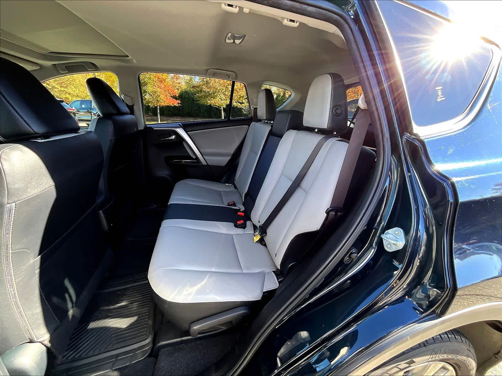 2018 Toyota RAV4 Limited - Photo 15