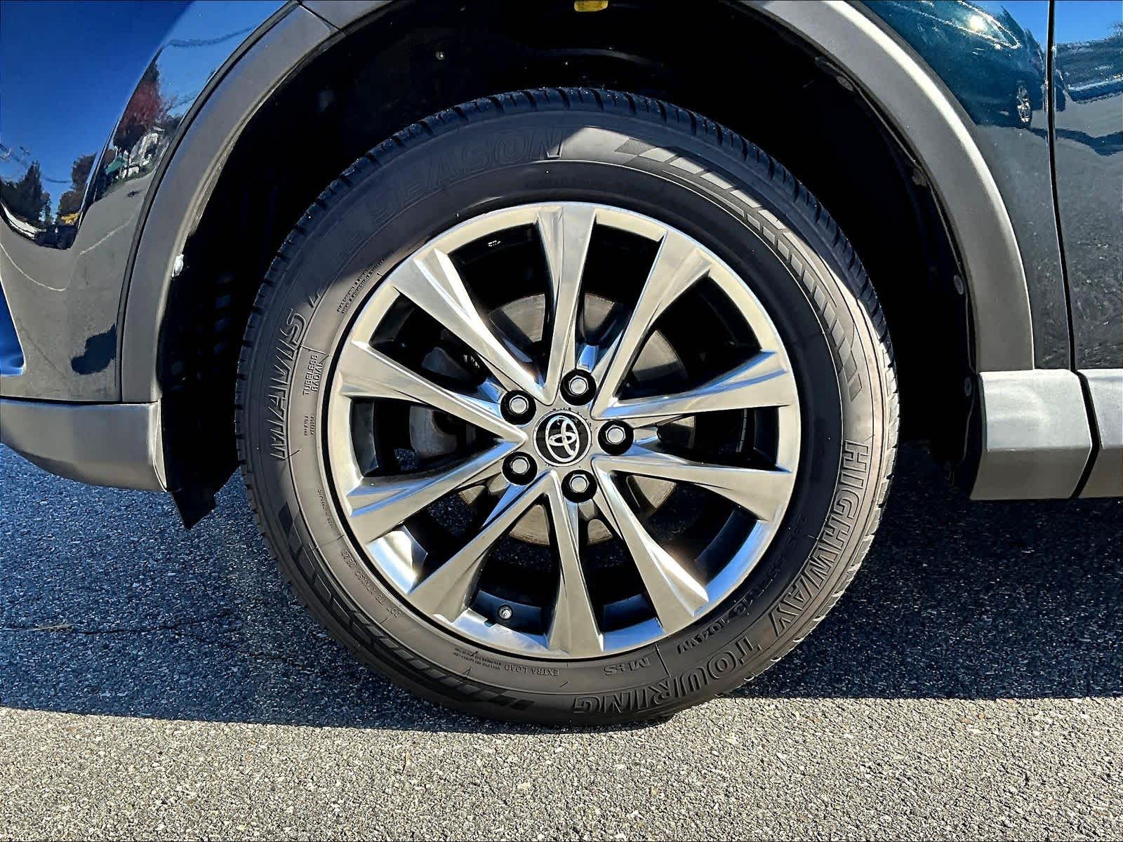 2018 Toyota RAV4 Limited - Photo 7