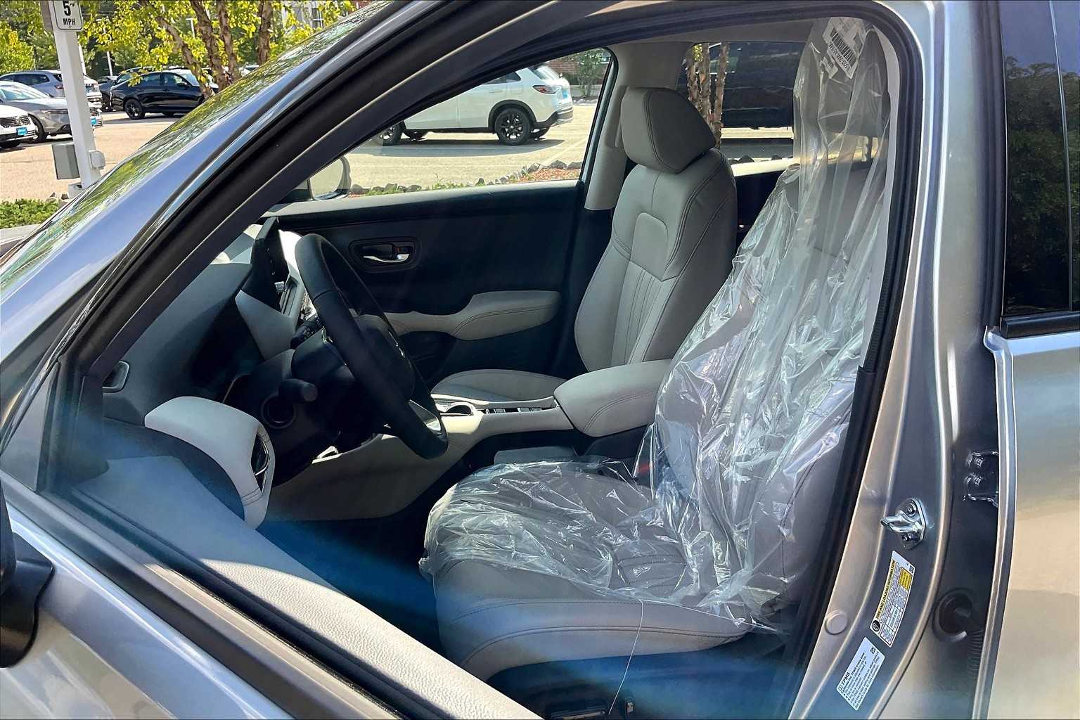 2026 Honda HR-V EX-L - Photo 11