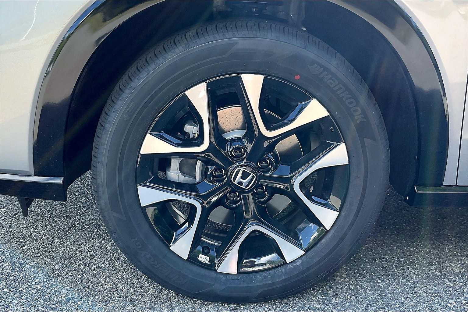 2026 Honda HR-V EX-L - Photo 8