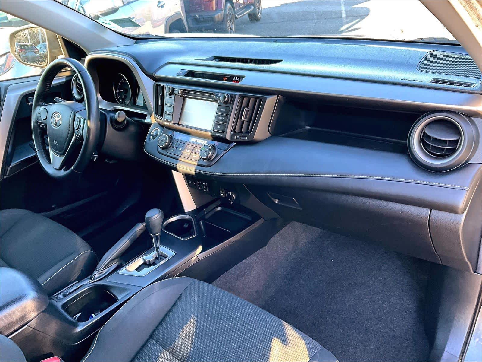 2018 Toyota RAV4 XLE - Photo 14