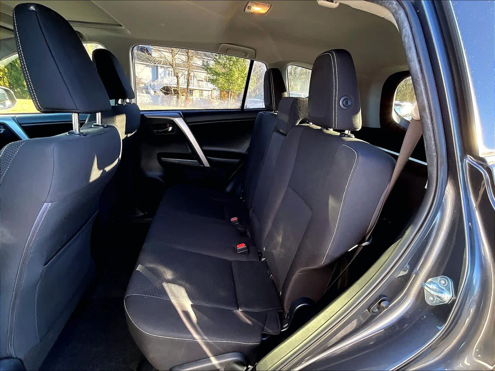 2018 Toyota RAV4 XLE - Photo 15