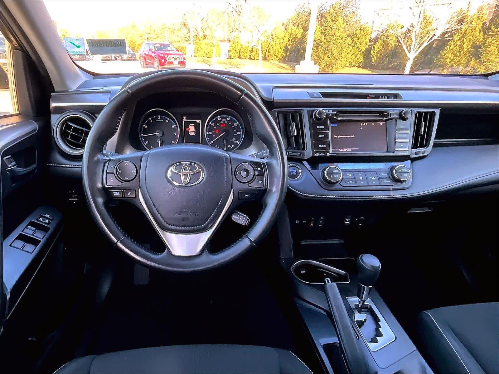 2018 Toyota RAV4 XLE - Photo 17
