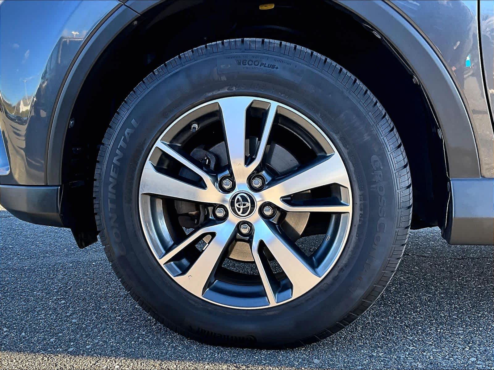 2018 Toyota RAV4 XLE - Photo 7