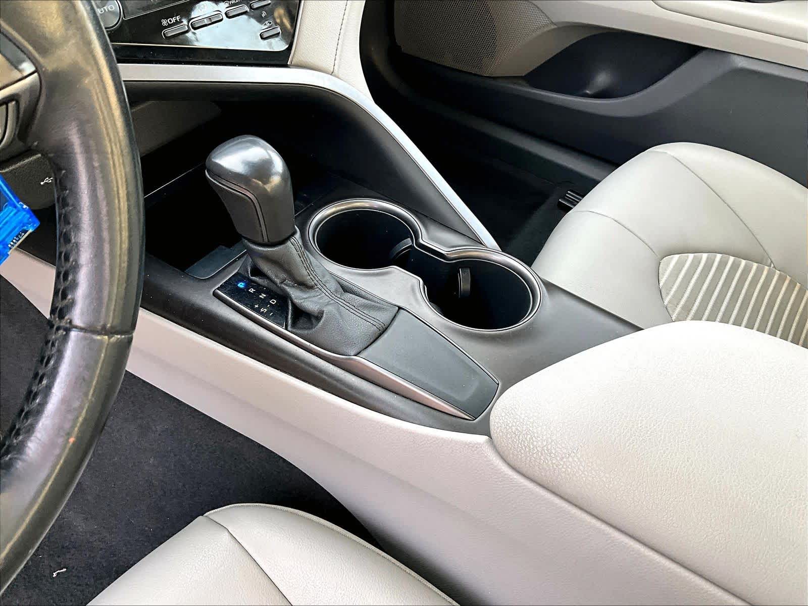 2021 Toyota Camry SE - Photo 20