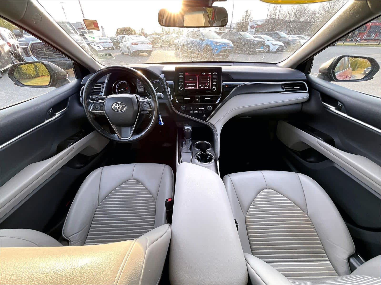 2021 Toyota Camry SE - Photo 21