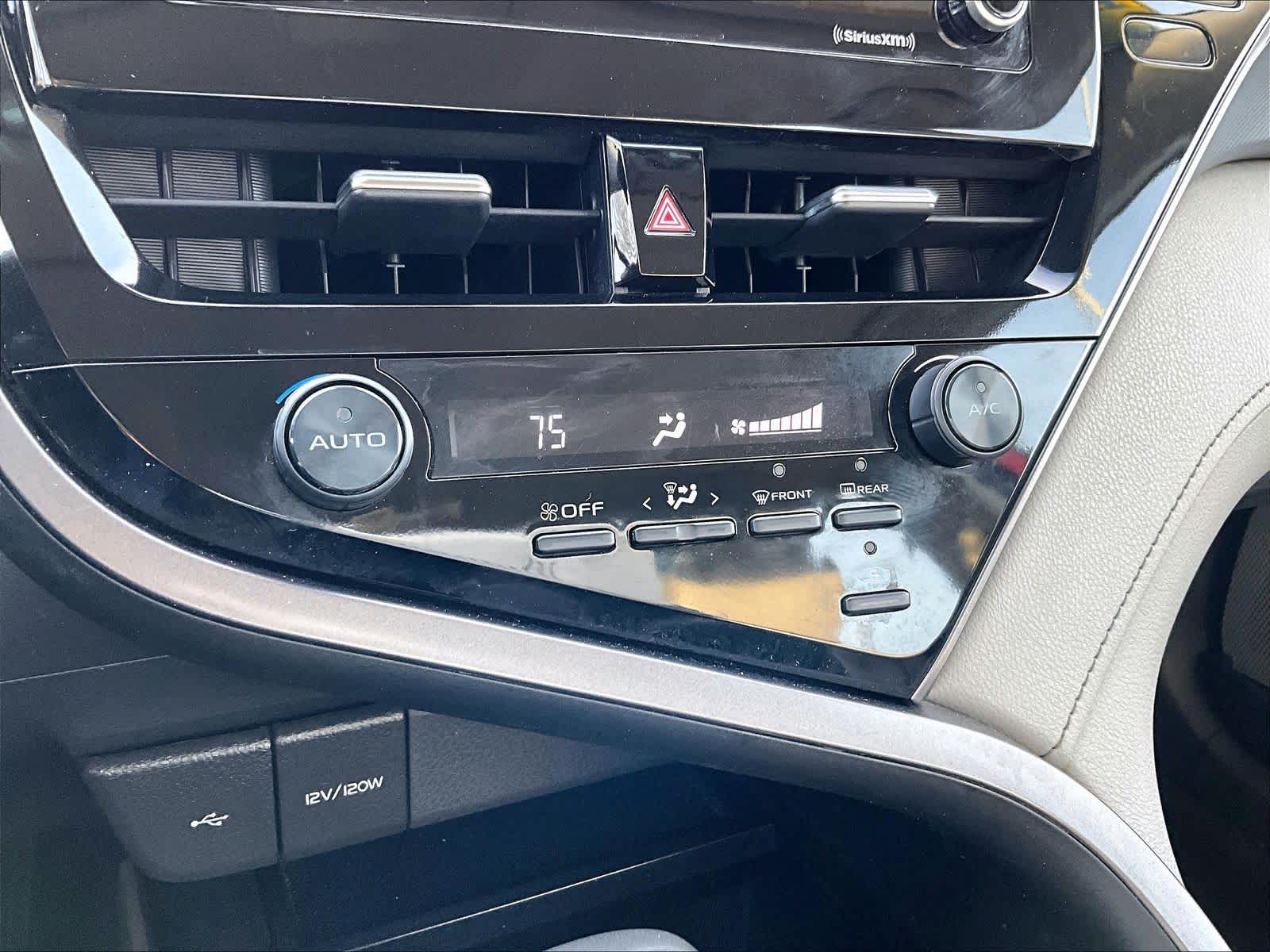 2021 Toyota Camry SE - Photo 26