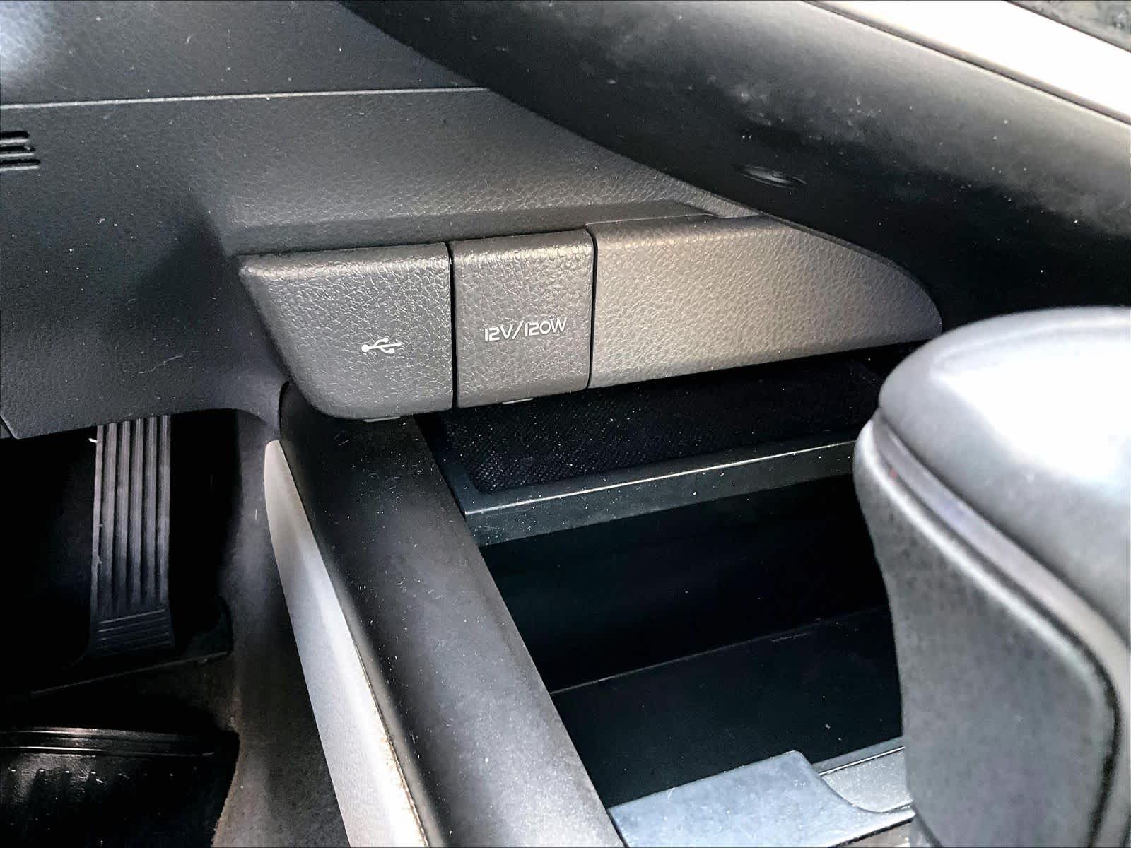 2021 Toyota Camry SE - Photo 27