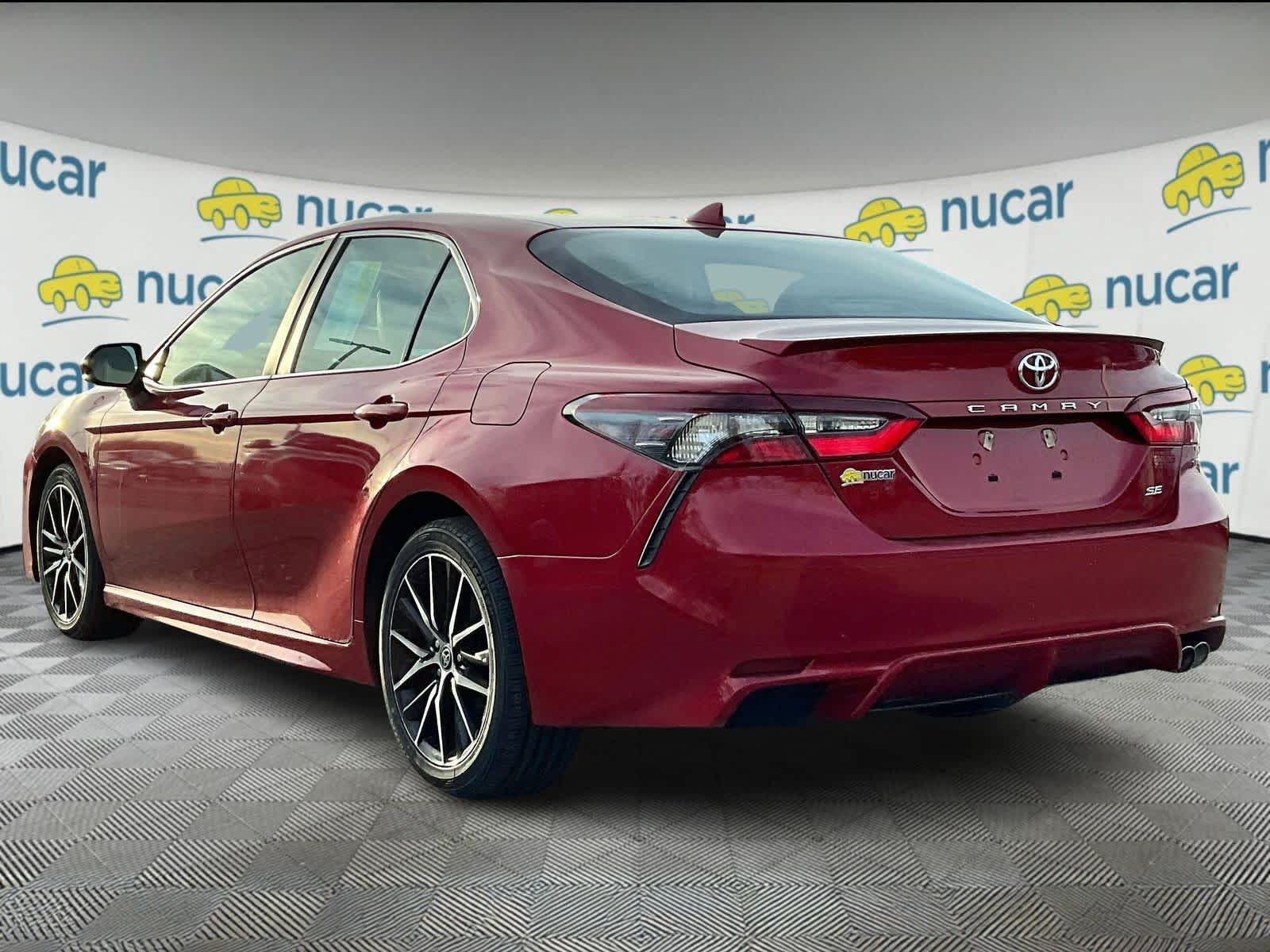 2021 Toyota Camry SE - Photo 4