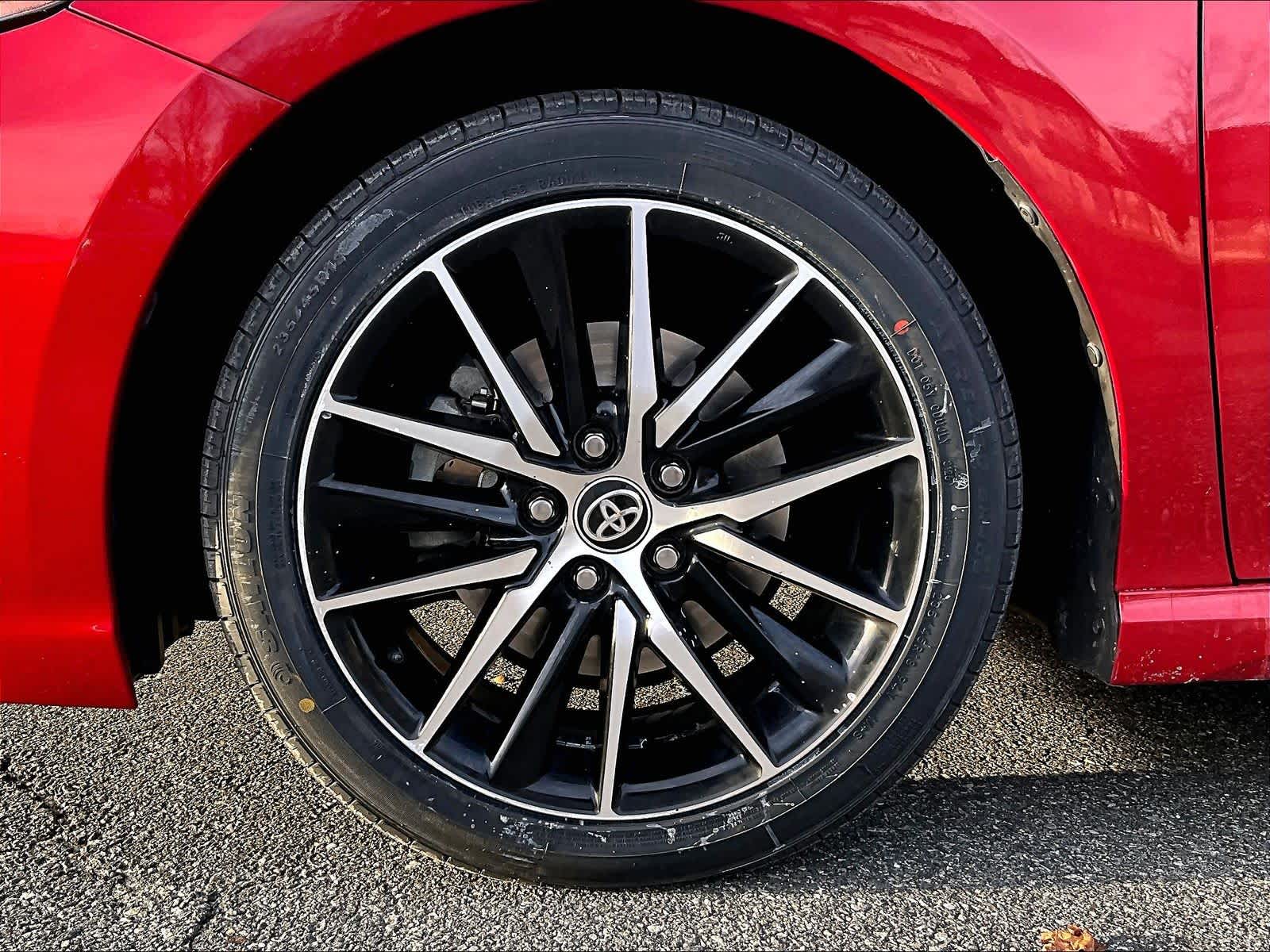 2021 Toyota Camry SE - Photo 7