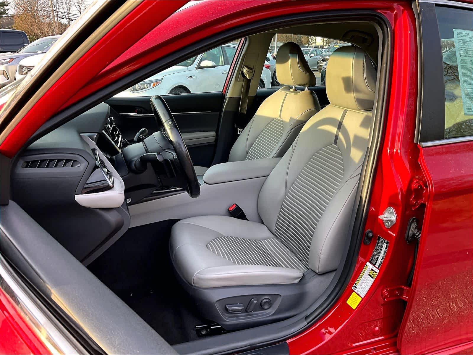 2021 Toyota Camry SE - Photo 10