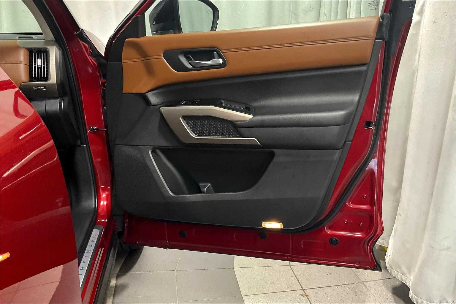 2022 Nissan Pathfinder Platinum - Photo 12