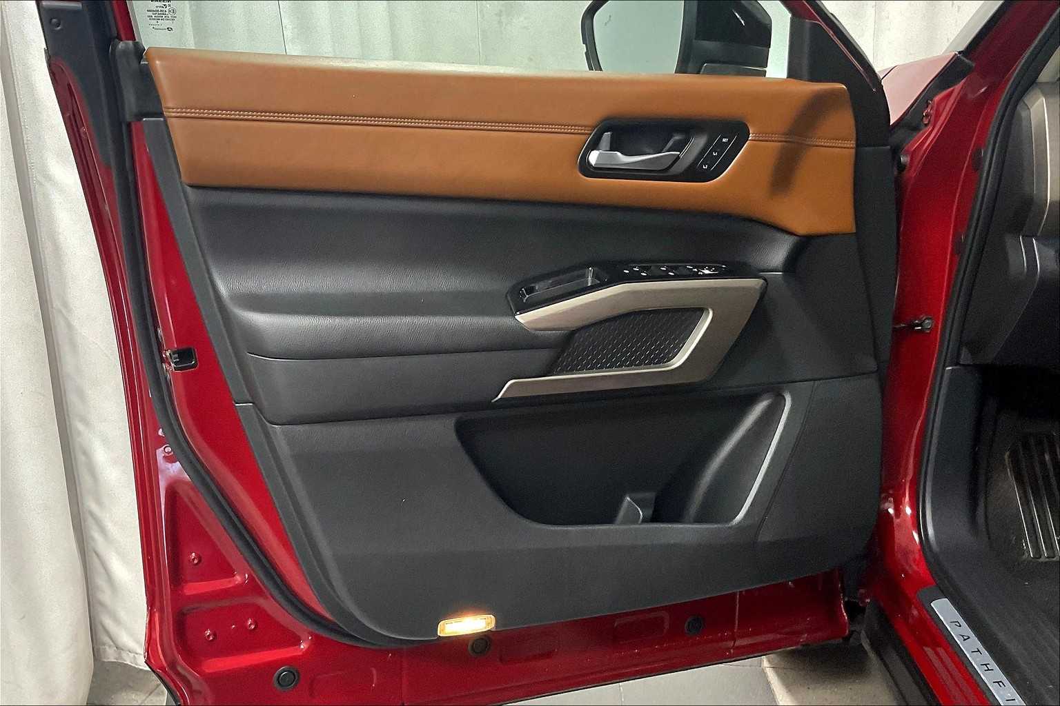 2022 Nissan Pathfinder Platinum - Photo 9