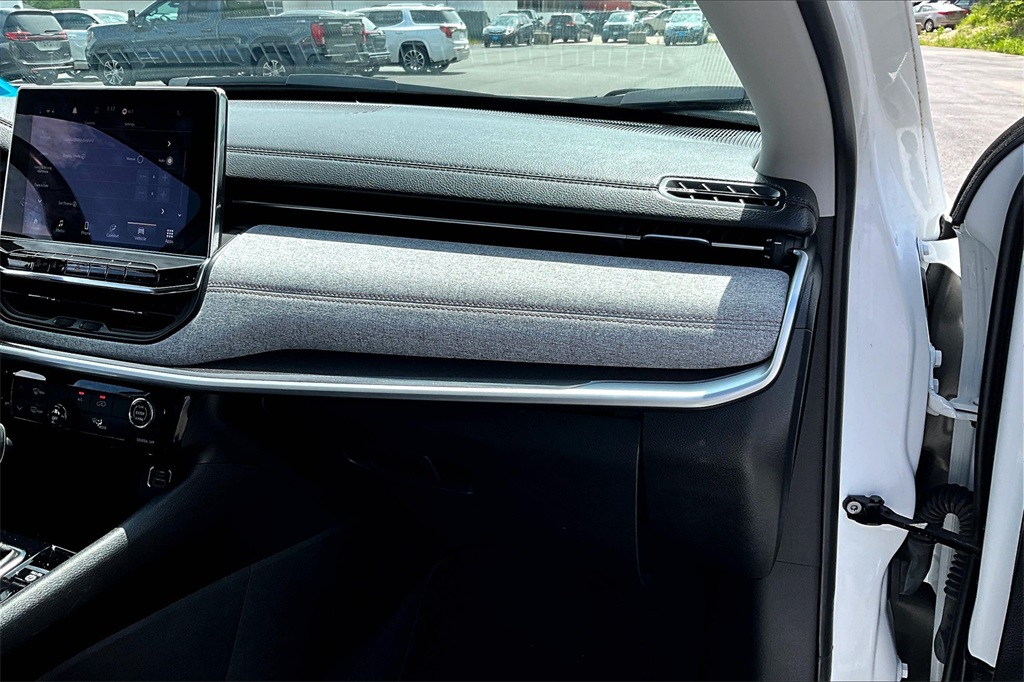 2022 Jeep Compass Latitude Lux - Photo 13