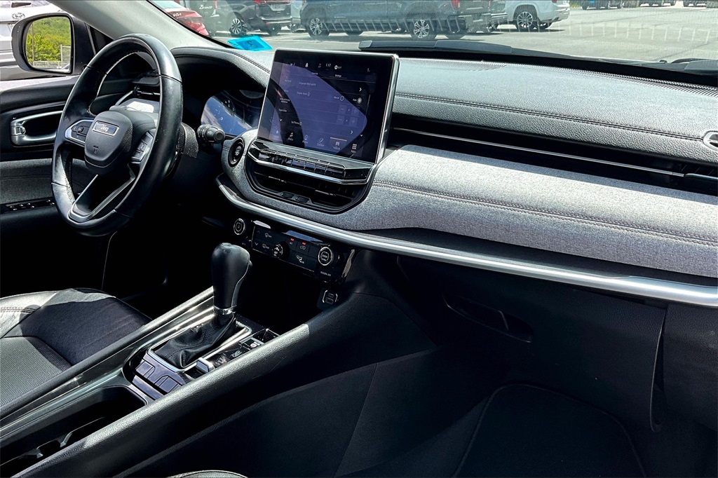 2022 Jeep Compass Latitude Lux - Photo 14