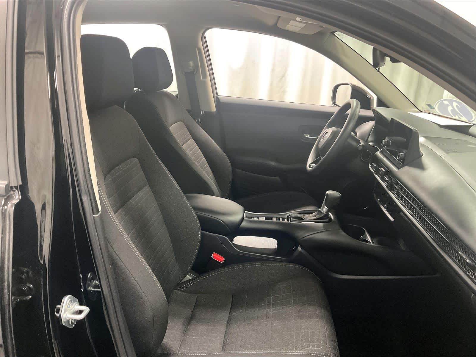 2025 Honda HR-V LX - Photo 11