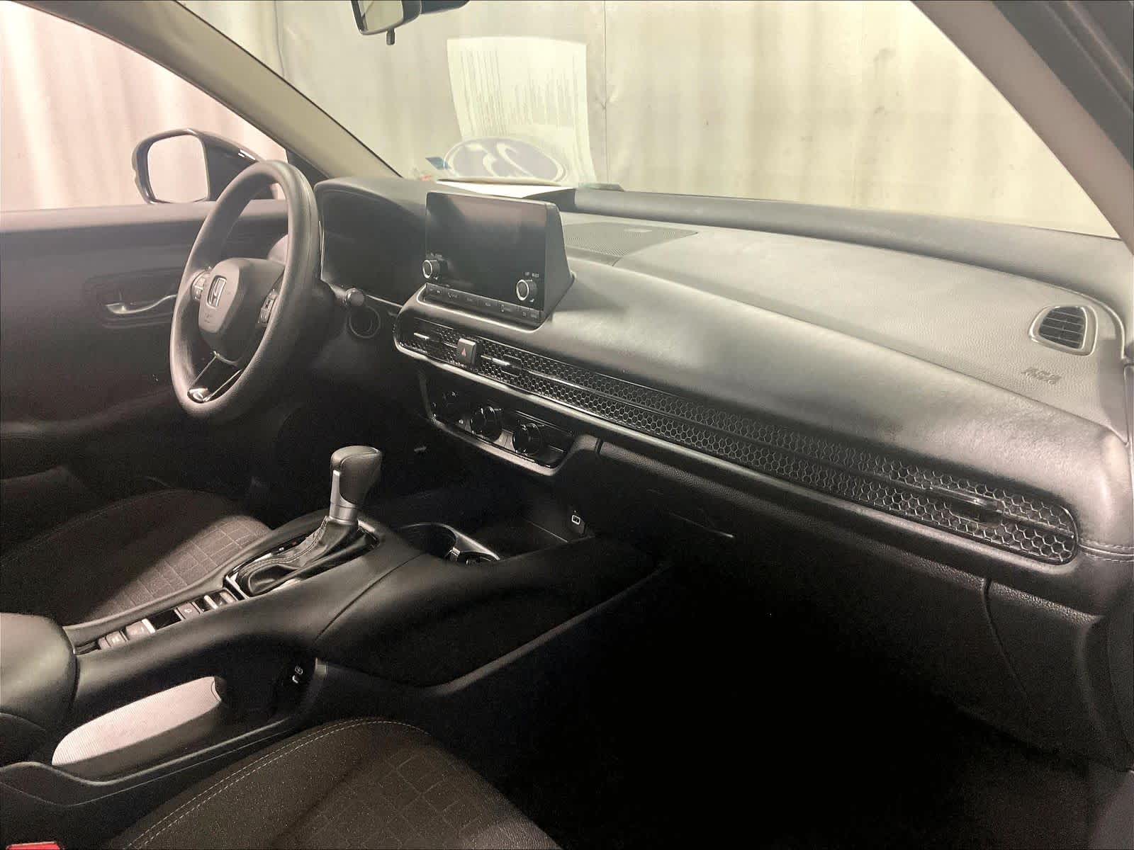 2025 Honda HR-V LX - Photo 14