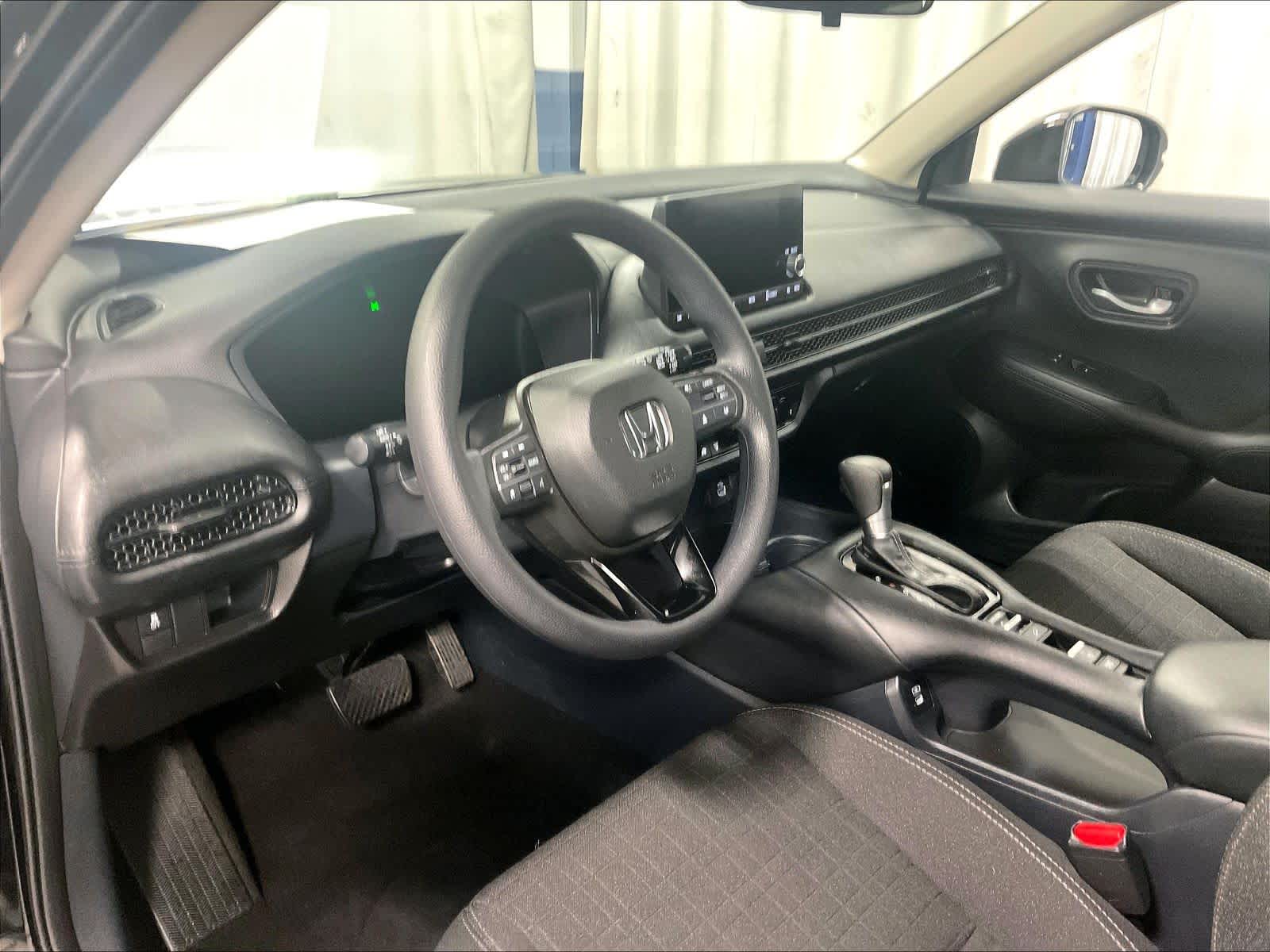 2025 Honda HR-V LX - Photo 8
