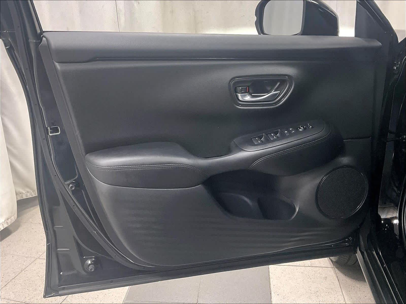 2025 Honda HR-V LX - Photo 9