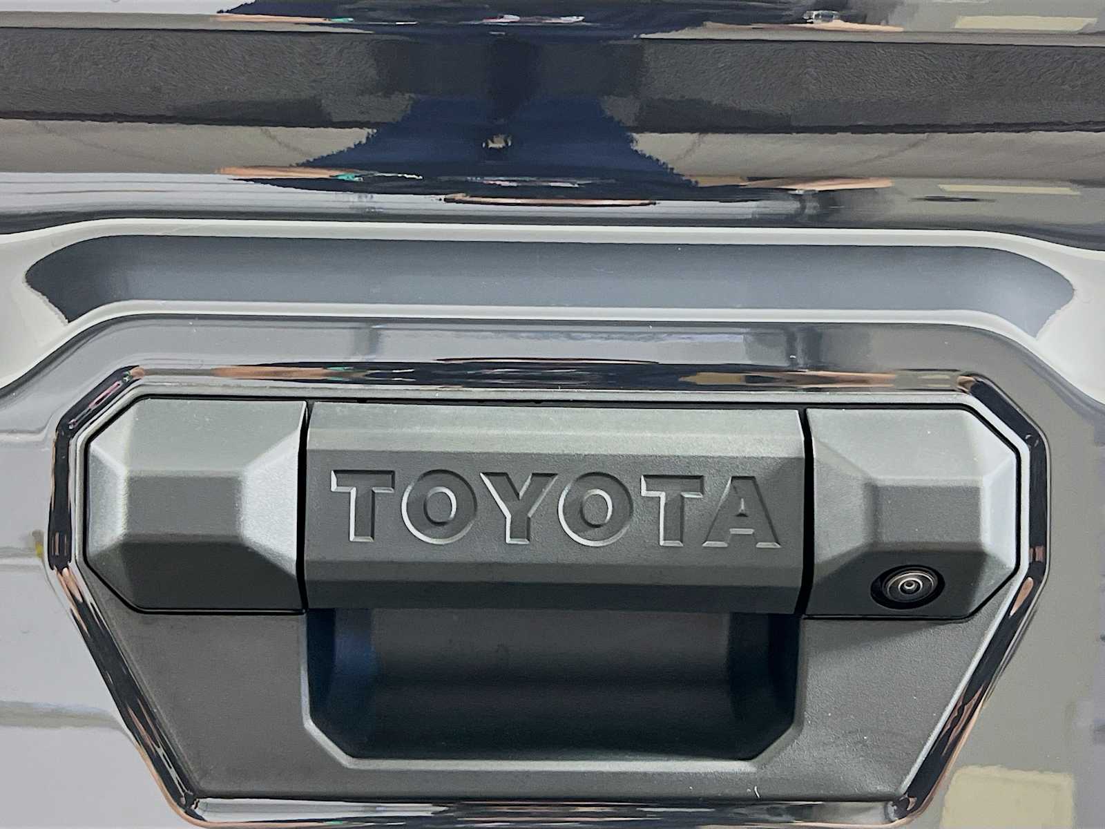 2025 Toyota Tacoma TRD Off Road Hybrid - Photo 17