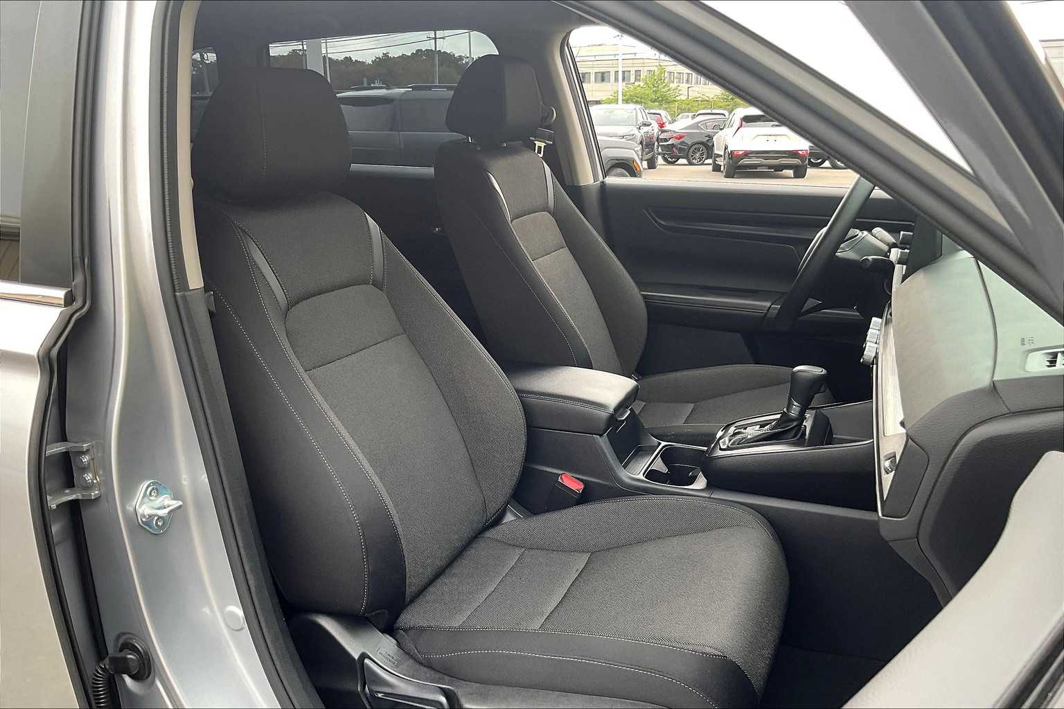 2024 Honda CR-V LX - Photo 11