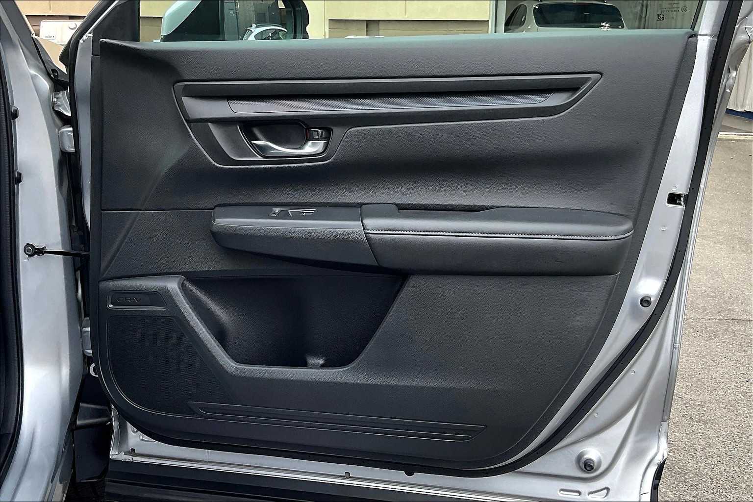 2024 Honda CR-V LX - Photo 12