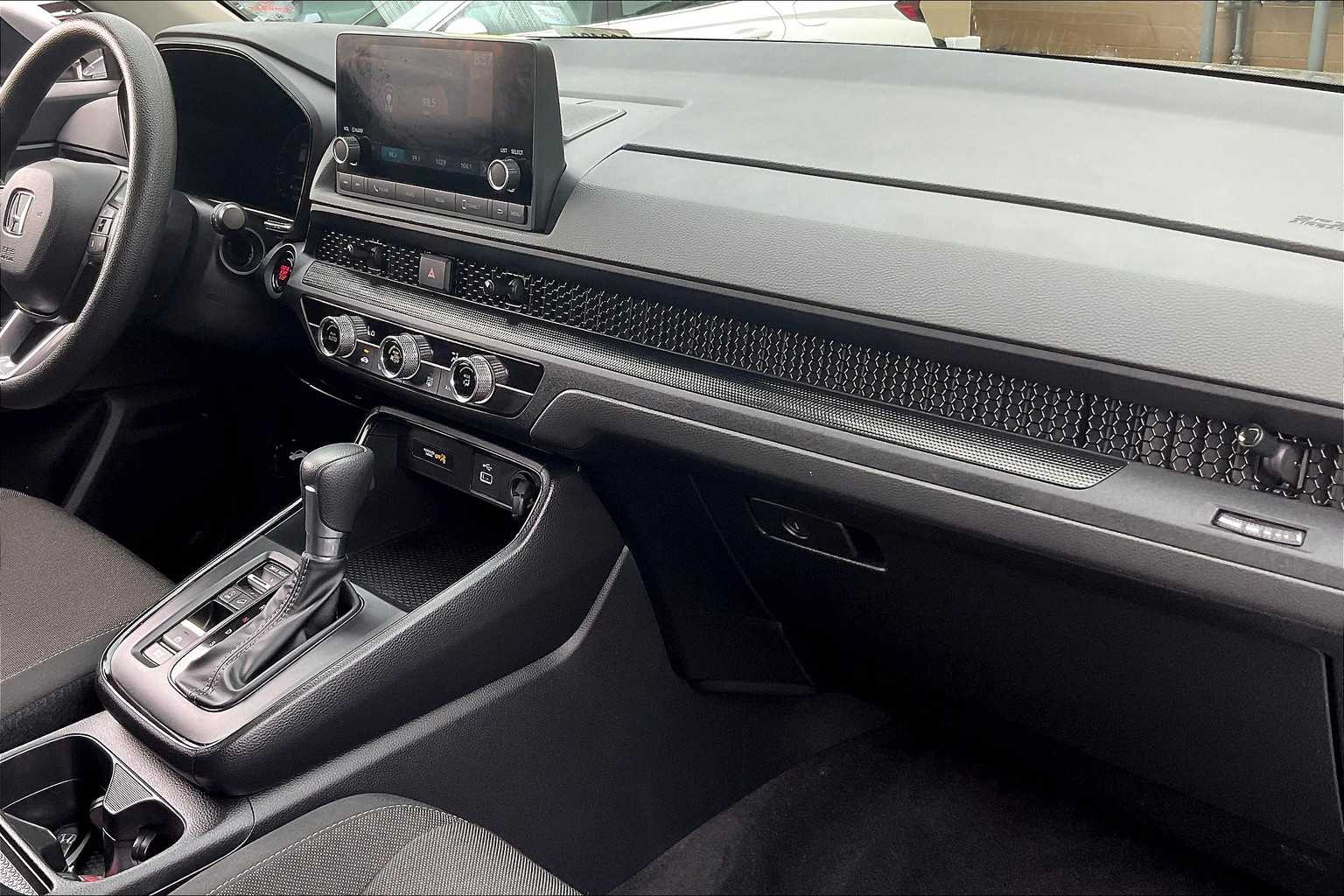 2024 Honda CR-V LX - Photo 14
