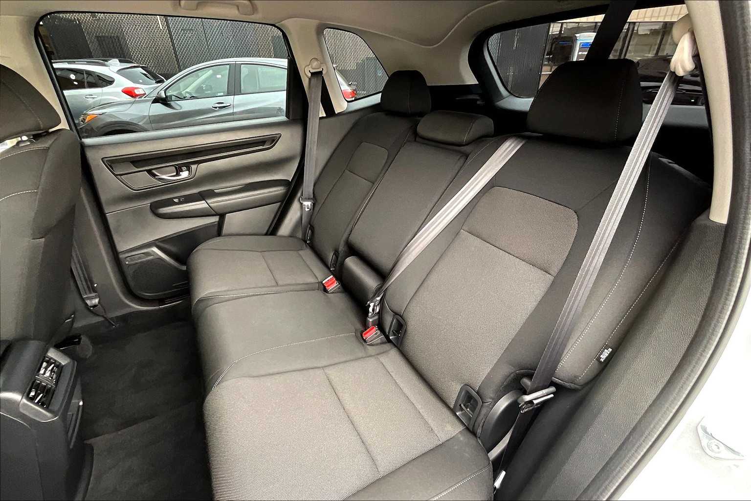 2024 Honda CR-V LX - Photo 15