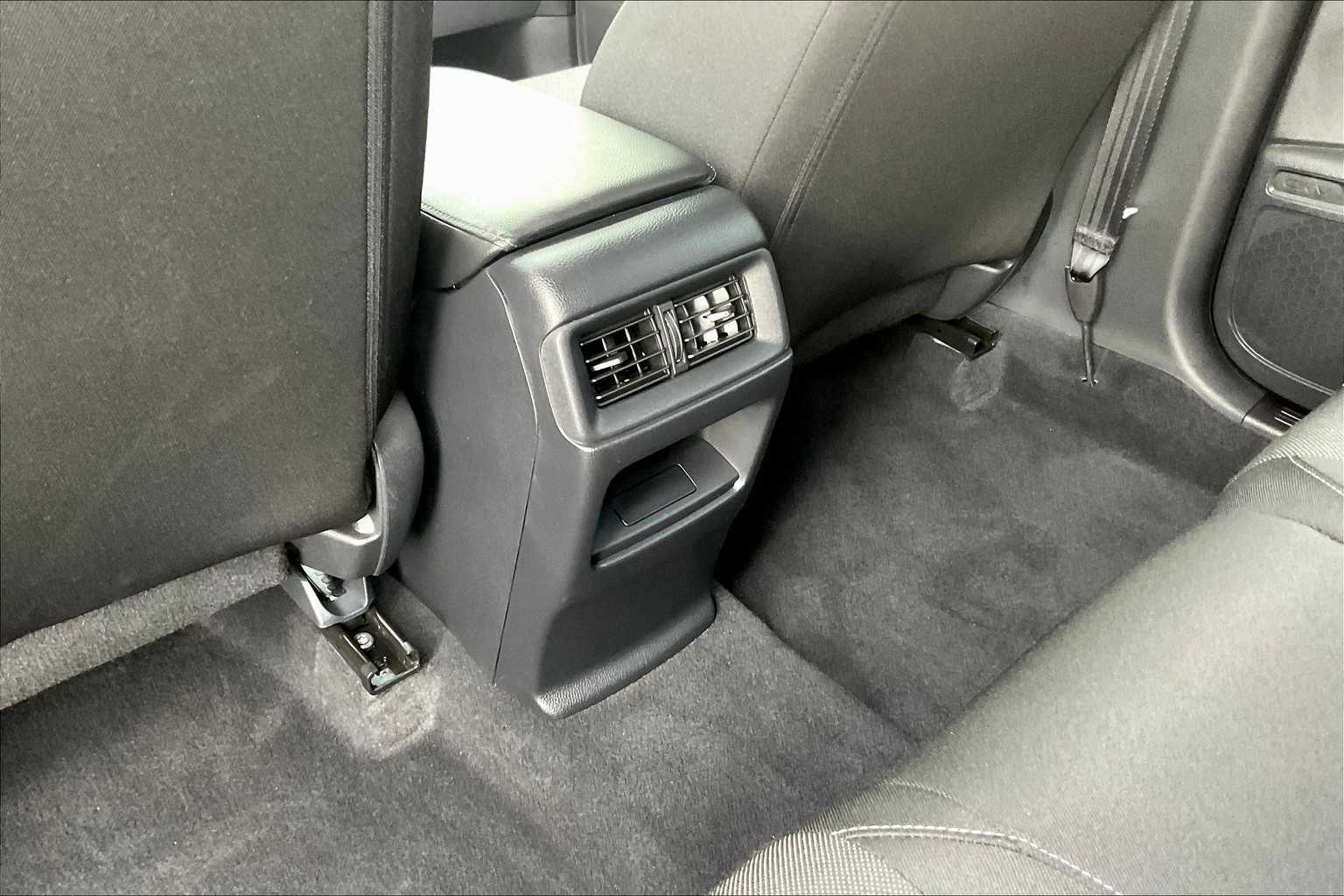 2024 Honda CR-V LX - Photo 27
