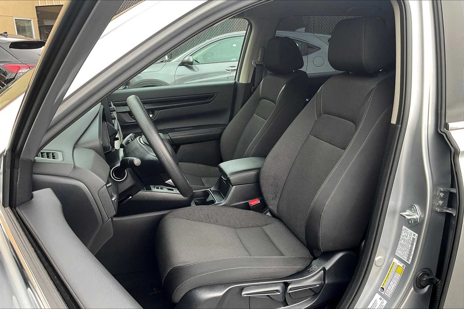 2024 Honda CR-V LX - Photo 10