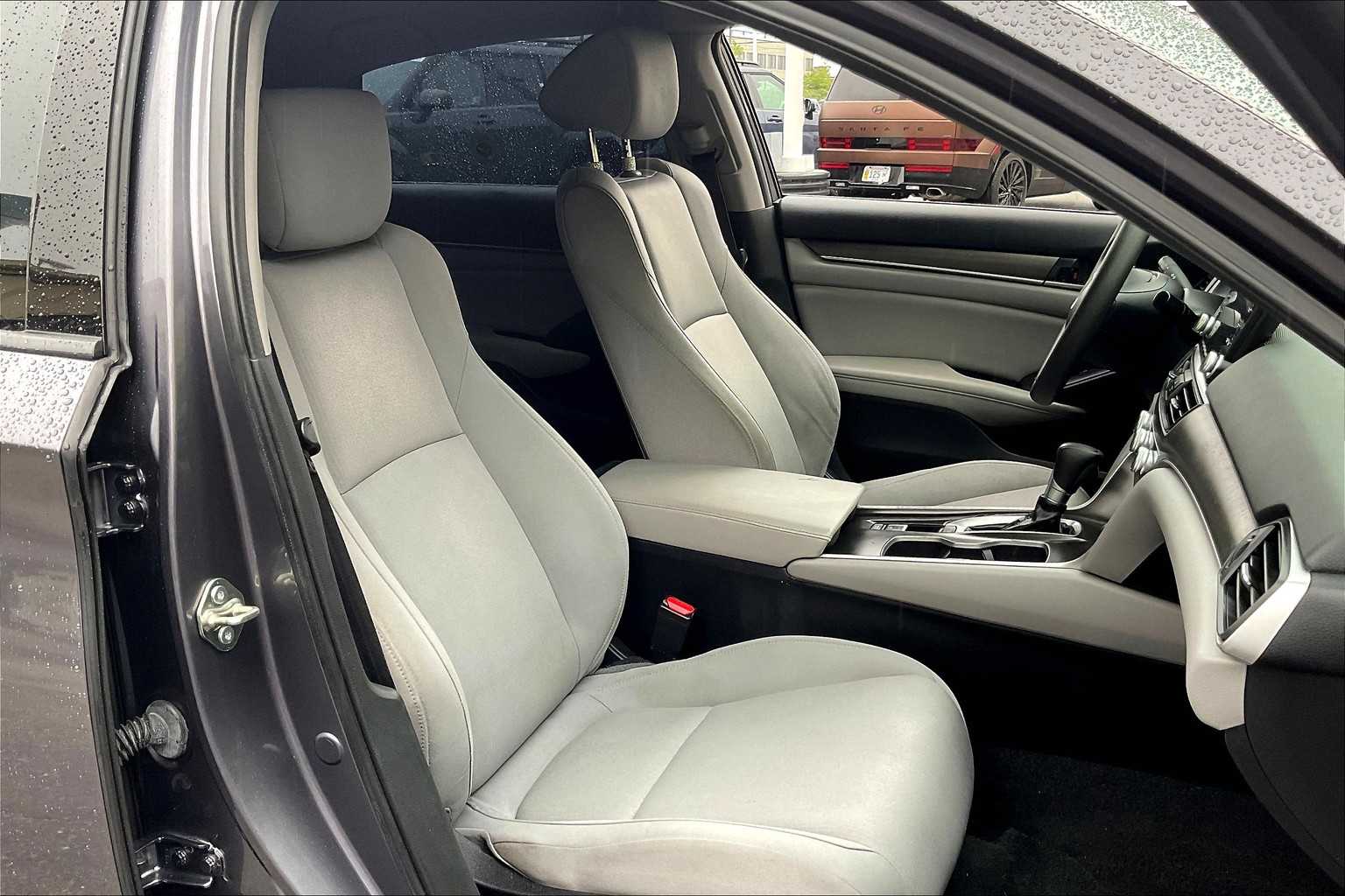 2020 Honda Accord LX - Photo 11