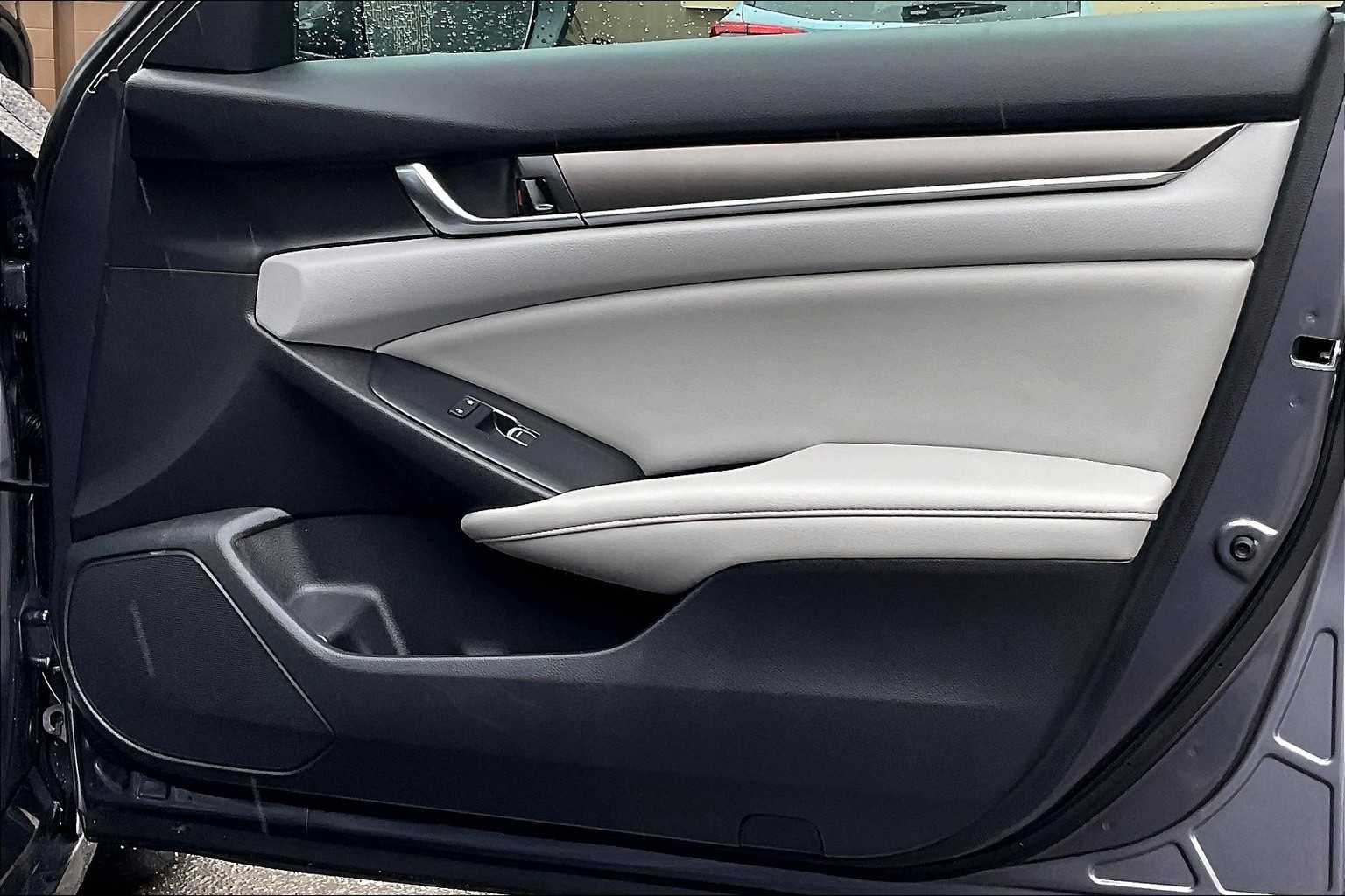 2020 Honda Accord LX - Photo 12