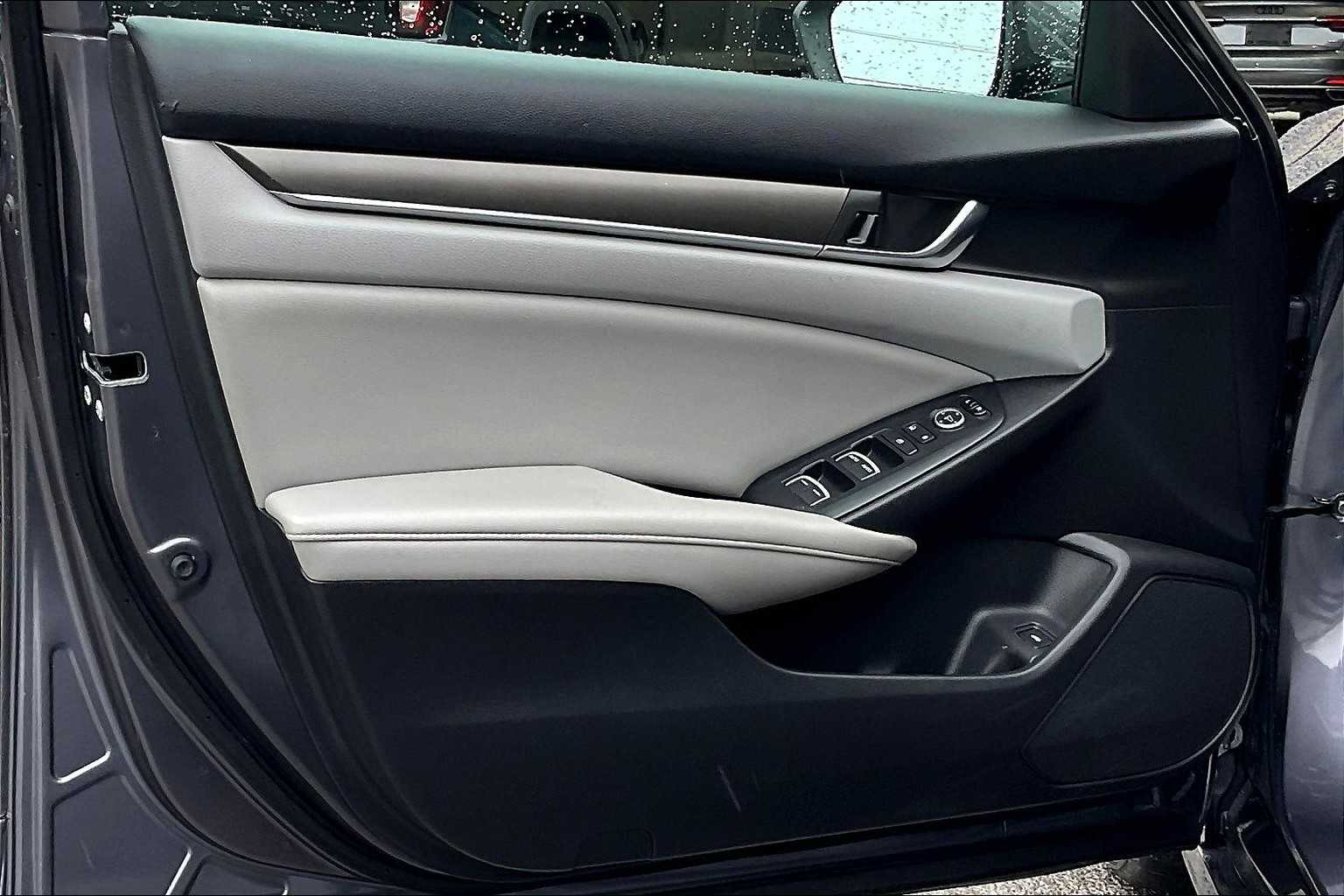 2020 Honda Accord LX - Photo 9