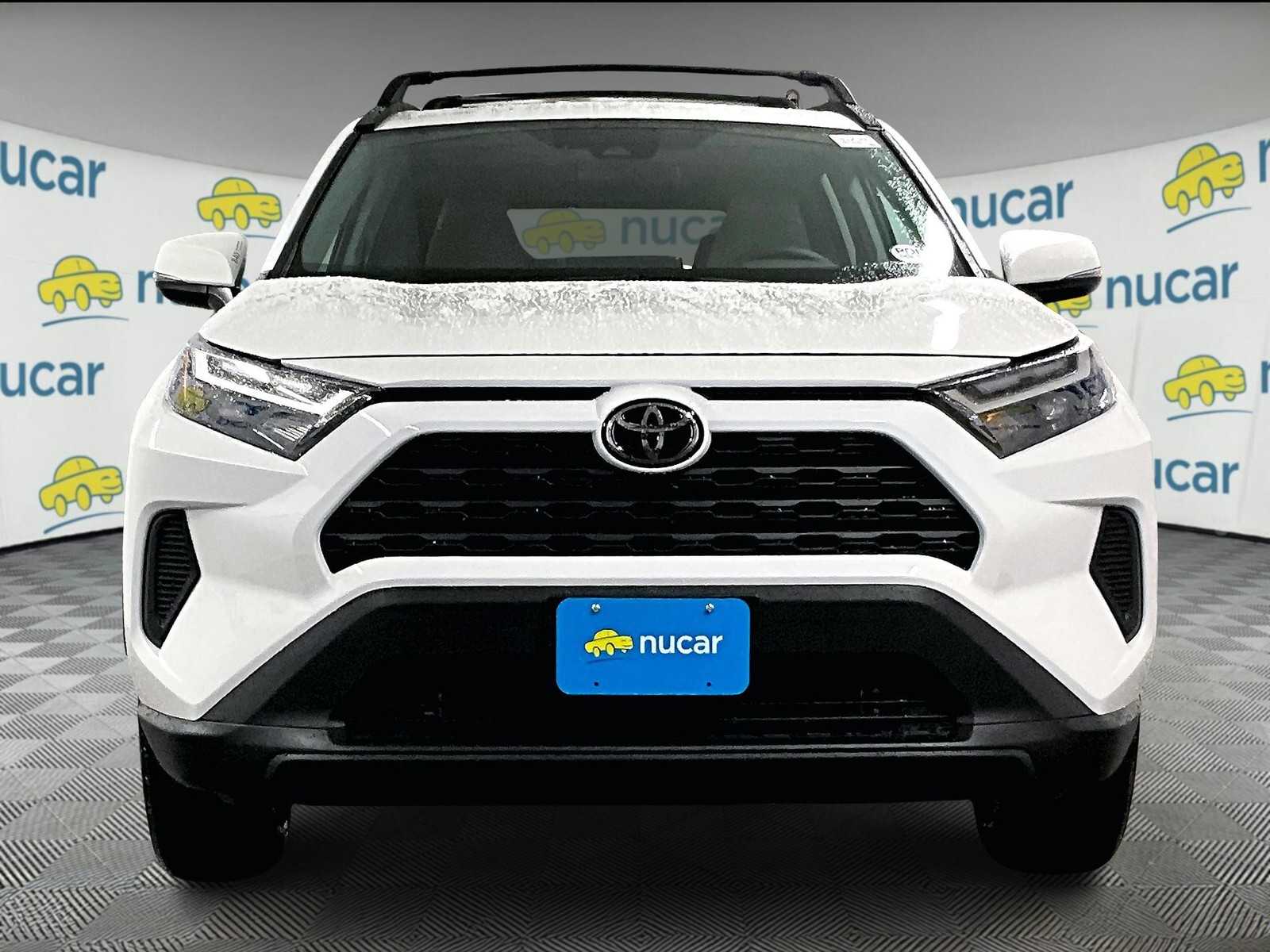 2025 Toyota RAV4 XLE - Photo 3