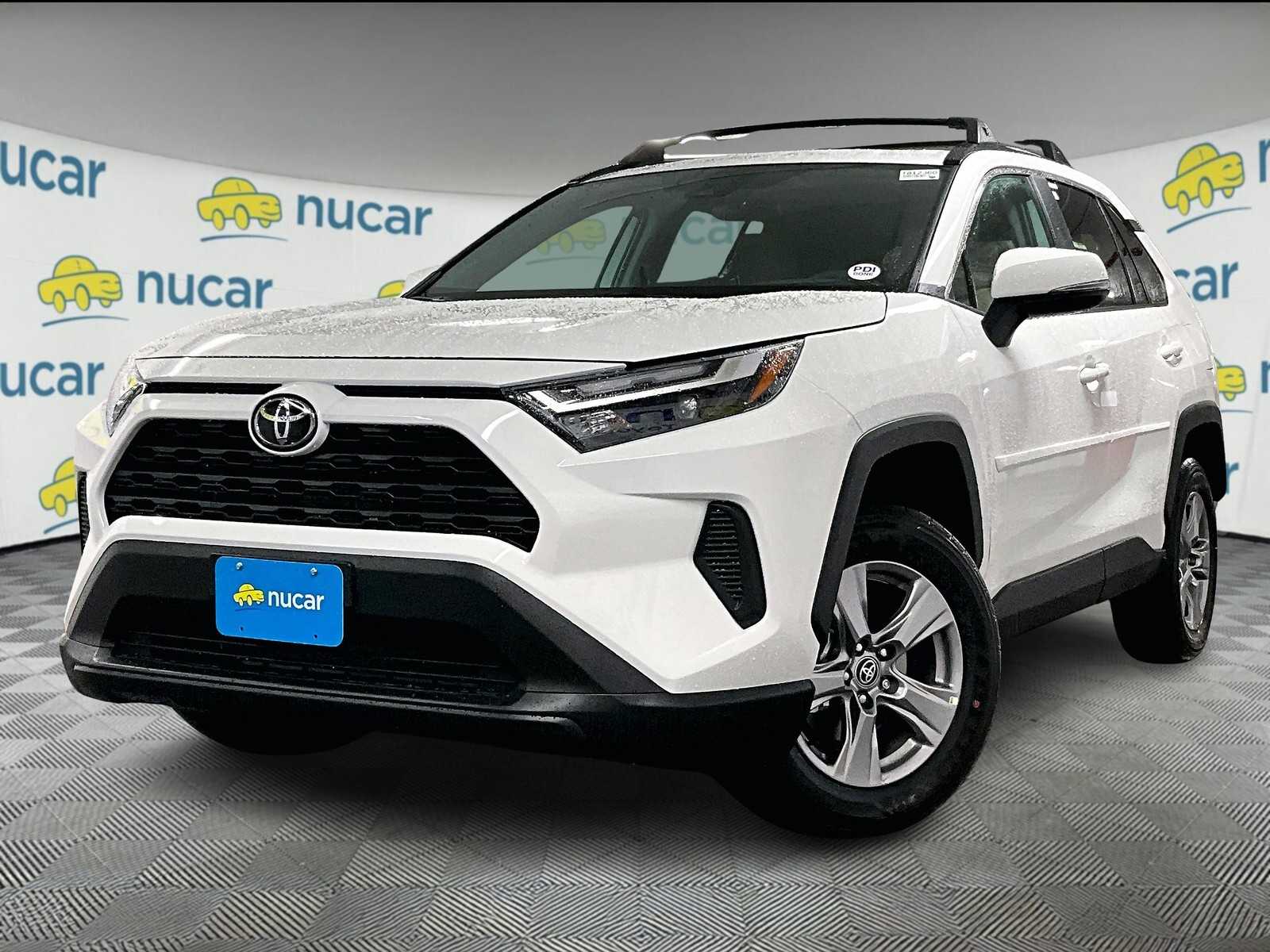 2025 Toyota RAV4 XLE - Photo 4